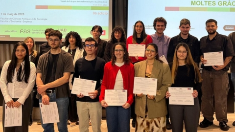 Alumnes amb el reconeixment dels Premis Arcadi